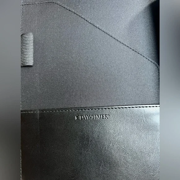 Vintage Day-Timer Black Leather 7-Ring Planner Organizer Binder Snap Like New - Picture 3 of 14